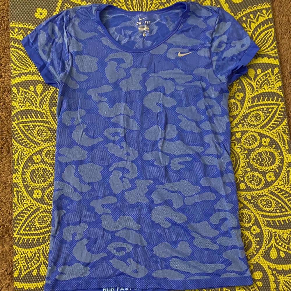 Seamless Nike top